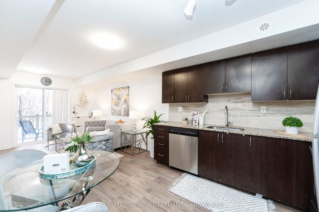 204 - 90 Orchid Place Dr, Condo with 3 bedrooms, 1 bathrooms and 1 parking in Scarborough ON | Image 9