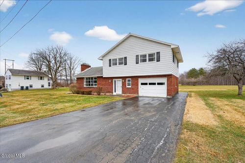 15 Hewitt St, Mechanicville, NY, 12118-1705 | Card Image