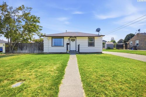 2211 W 5th Ave, Kennewick, WA, 99336-4741 | Card Image