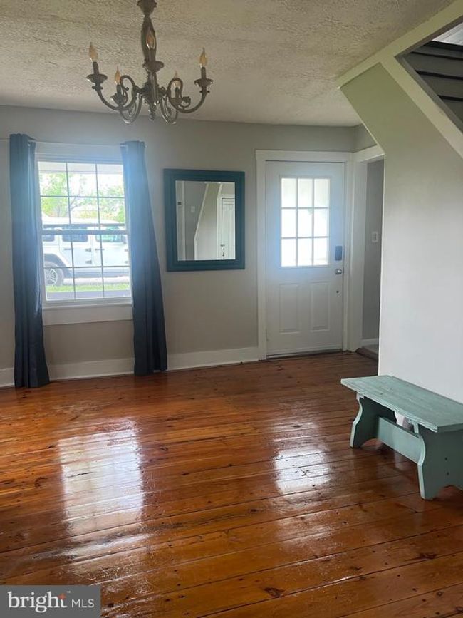 7979 Main St, House other with 3 bedrooms, 2 bathrooms and null parking in MIDDLETOWN VA | Image 8