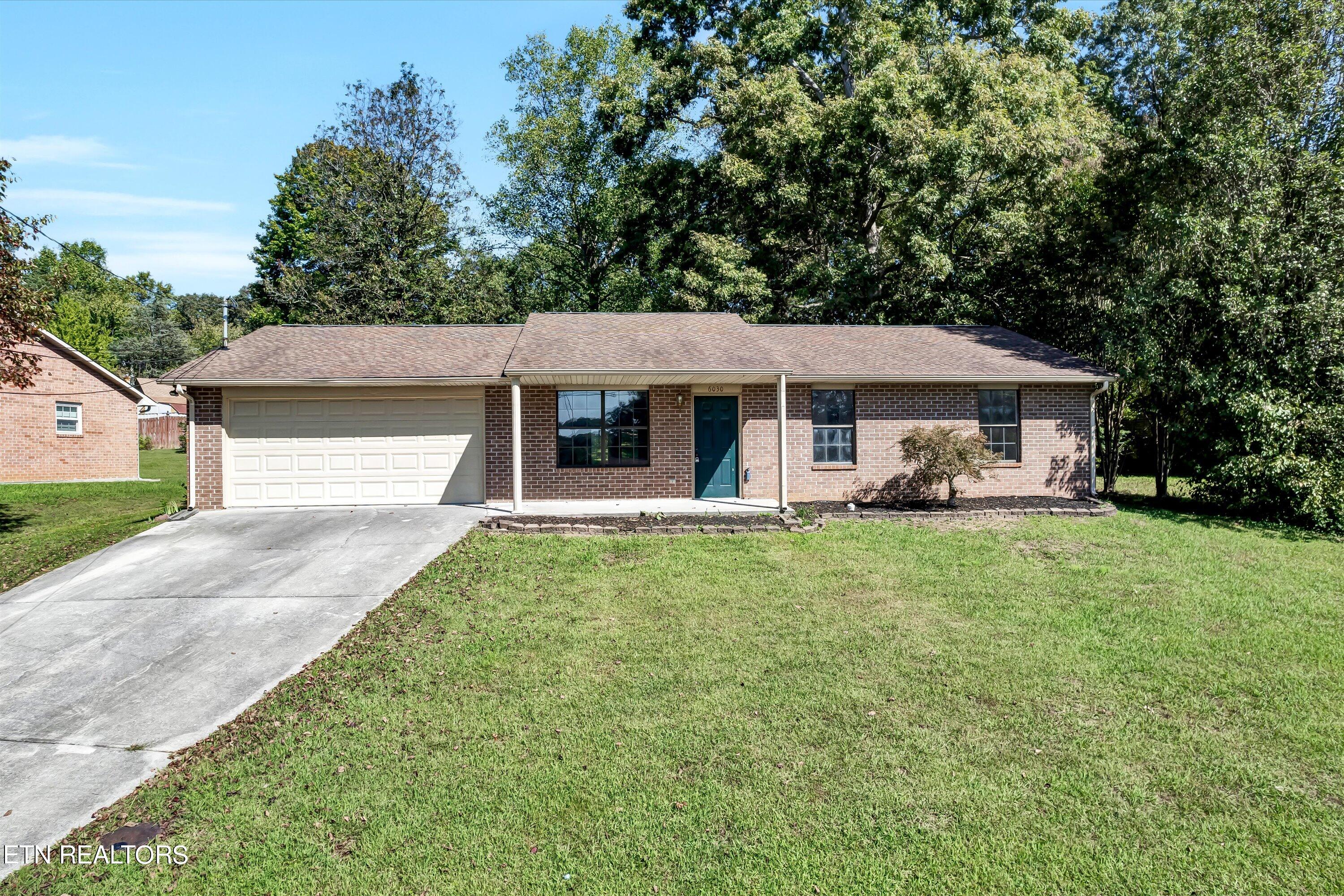 Bridge Garden Rd, Knoxville, TN 37912