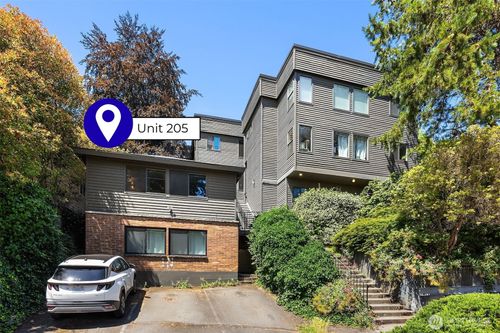 205-4111 Whitman Ave N, Seattle, WA, 98103-7850 | Card Image