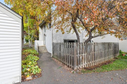 5527 E Bavarian Pass, Fridley, MN, 55432-6047 | Card Image