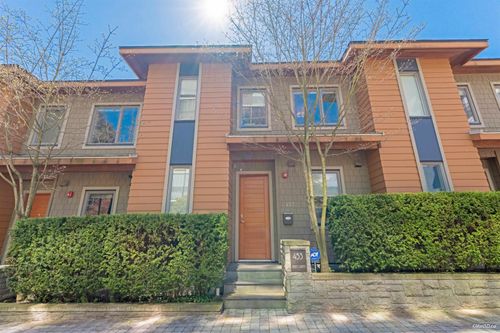 453 13th St, West Vancouver, BC, V7T2N7 | Card Image