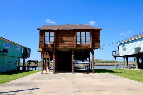 215 Redfish Dr, Freeport, TX, 77541-7993 | Card Image