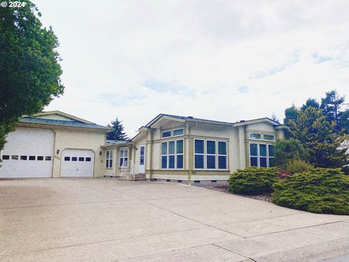 865 Western Way, Florence, OR, 97439-9295 | Card Image