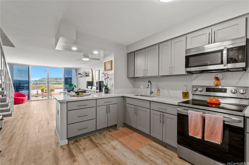 928-500 University Ave, Honolulu, HI, 96826-4916 | Card Image