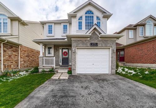 691 Oakcrossing Rd, London, ON, N6H5V7 | Card Image