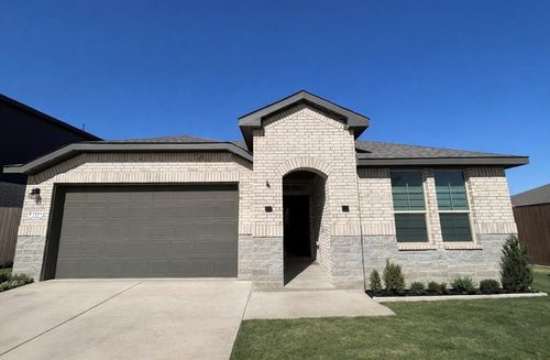 2211 Bear Dr, Midland, TX, 79707-2073 | Card Image