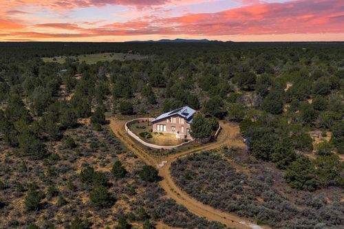 77 North Rd, Carson, NM, 87517-8087 | Card Image