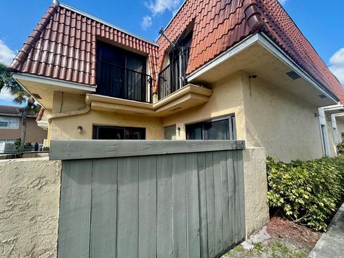 40-4240 Nw 114th Ter, Coral Springs, FL, 33065-7262 | Card Image