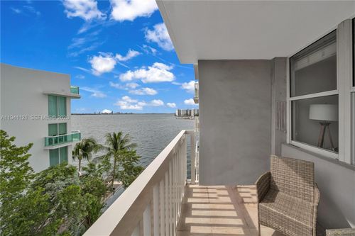 505-2016 Bay Dr, Miami Beach, FL, 33141-4421 | Card Image