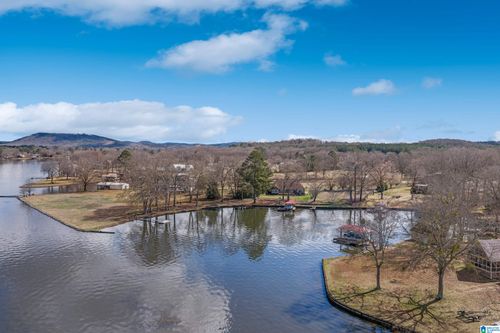 99 Hilton Dr, SYLACAUGA, AL, 35151-7506 | Card Image