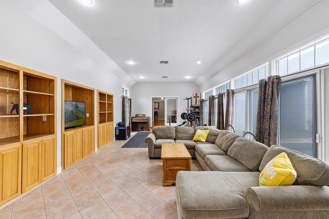 Family room/workout room | Image 16