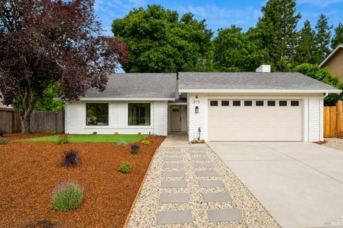 879 Oxford Way, Benicia, CA, 94510-3644 | Card Image