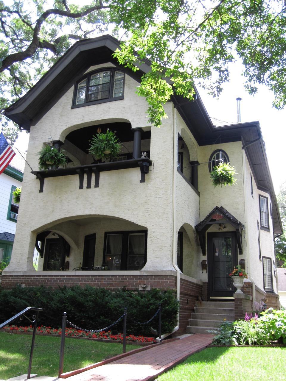Holly Ave, Saint Paul, MN 55102