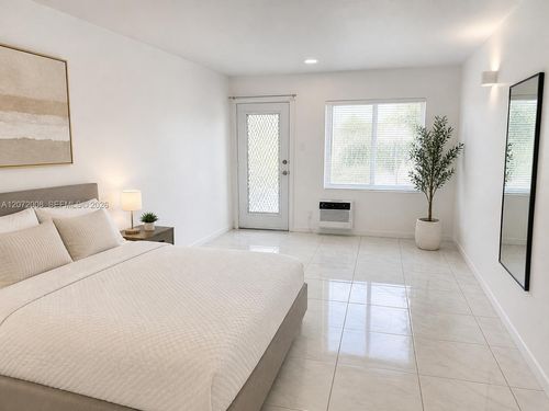 40-6498 Collins Ave, Miami Beach, FL, 33141 | Card Image