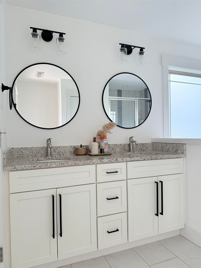 Double Vanity | Image 15
