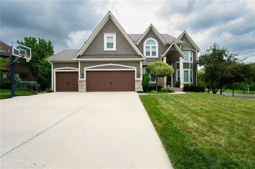 13100 W 127th Pl, Overland Park, KS, 66213-3845 | Card Image