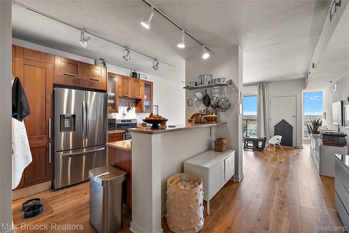 1402-432 S Washington Avenue, Royal Oak, MI, 48067 | Card Image