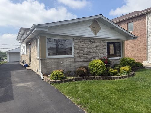 8325 W Maple Ave, Norridge, IL, 60706-4330 | Card Image