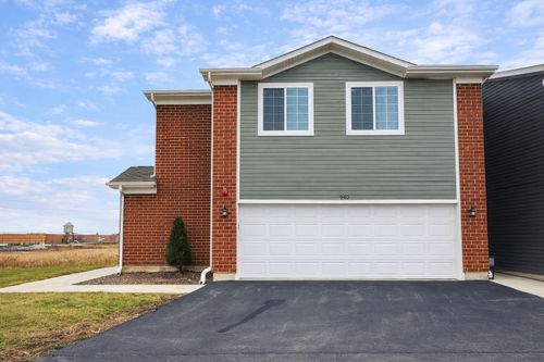 940-940 Gillespie Ln, Yorkville, IL, 60560-5625 | Card Image