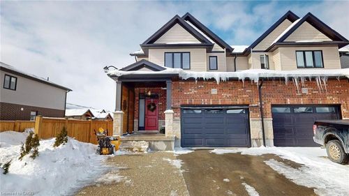 137 Woodberry Cres, Elmira, ON, N3B0E5 | Card Image