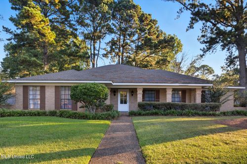 100 Foxgate Pl, Jackson, MS, 39211-2202 | Card Image