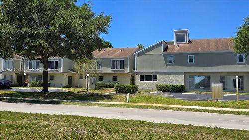 4-8005 Lagos De Campo Blvd, Tamarac, FL, 33321-3862 | Card Image