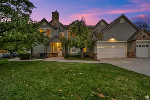967 Courtyard Ln, Centerville, UT, 84014-2818 | Card Image