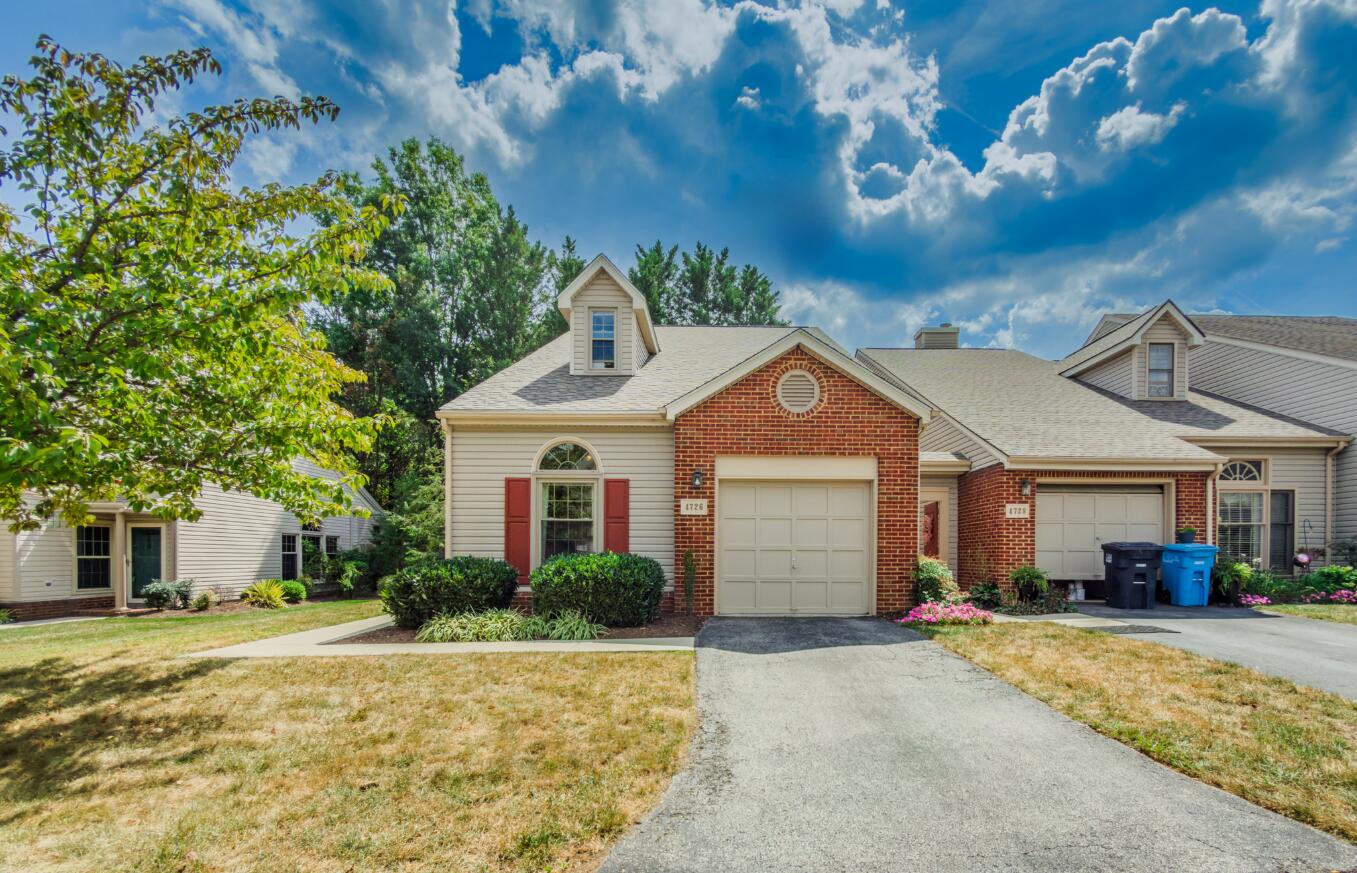 4726 Barclay Sq Sw, For Sale in Roanoke - eXp Realty