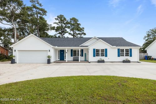 554 Chatham St, Newport, NC, 28570-6702 | Card Image