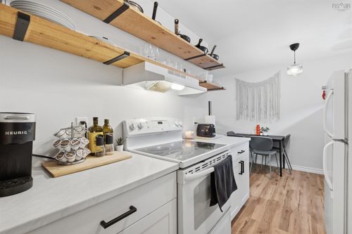 120-120-7 Jamieson St, Dartmouth, NS, B3A4L2 | Card Image