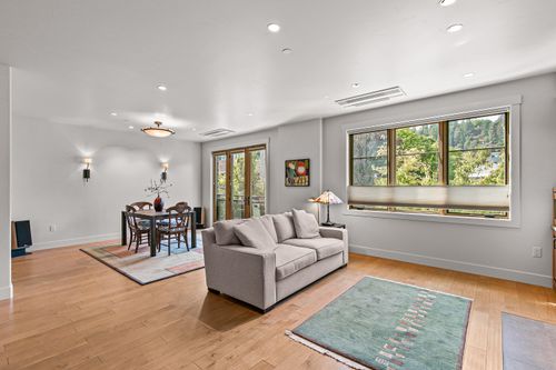 unit-200-175 Lithia Way, Ashland, OR, 97520-2450 | Card Image