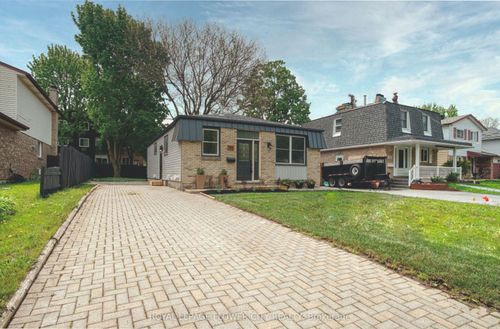 327 Concordia Cres, Waterloo, ON, N2K2M2 | Card Image