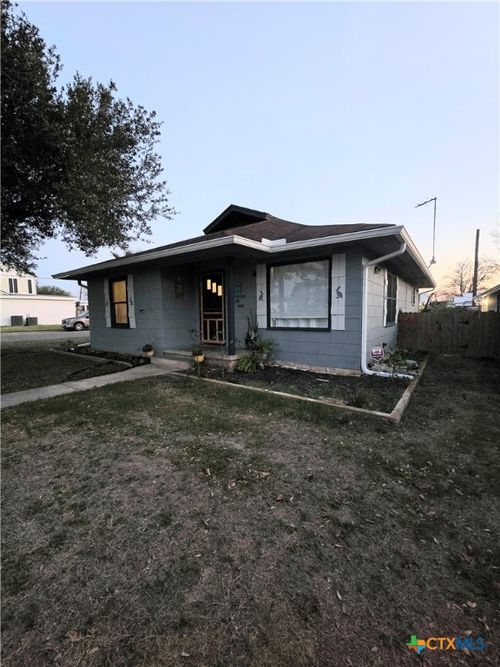517 Third Street, Cuero, TX, 77954 | Card Image