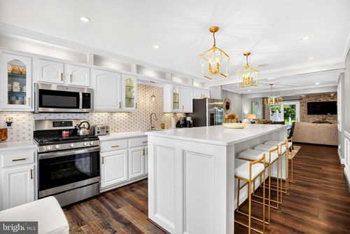 4 Farnwood Rd, MOUNT LAUREL, NJ, 08054-2914 | Card Image