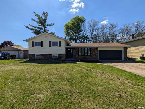 3638 W Cassadaga Ct, Peoria, IL, 61615-3952 | Card Image