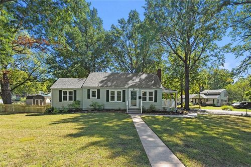 2741 Windsor Ave, Independence, MO, 64052-3258 | Card Image