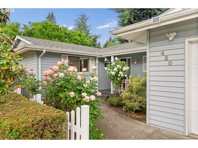 420 Mar Loop, House other with 3 bedrooms, 2 bathrooms and 2 parking in Eugene OR | Image 4