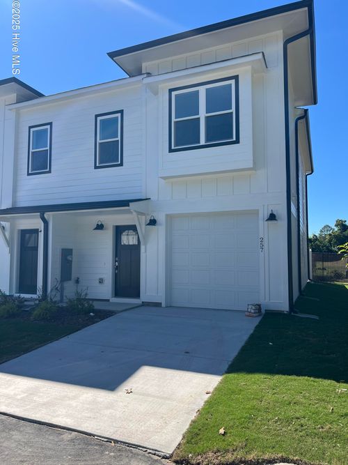257 Townhome Ln, Southern Pines, NC, 28387-7447 | Card Image