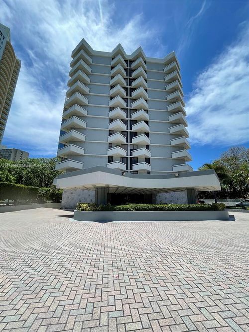 apt-204-2501 Brickell Ave, Miami, FL, 33129-2459 | Card Image