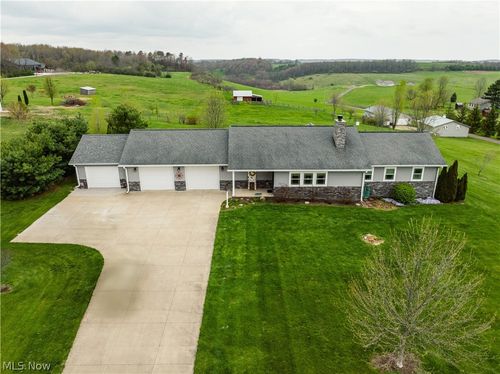 4586 Hardy Ridge Rd Nw, Dundee, OH, 44624-8615 | Card Image