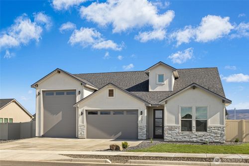 201 E Chinook Rd, Ellensburg, WA, 98926-8282 | Card Image