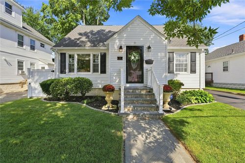 71 Petteys Ave, Providence, RI, 02909-5805 | Card Image