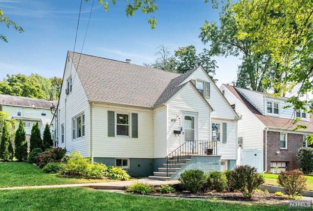 Catalpa Ave, Teaneck, NJ 07666