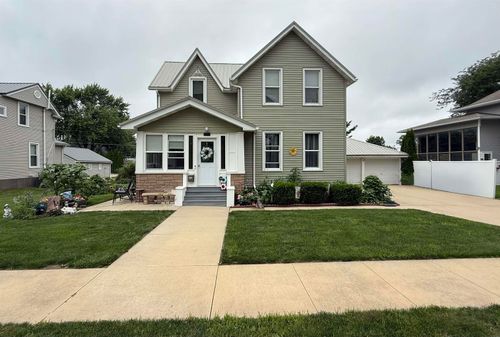 511 Blackhawk St, Reinbeck, IA, 50669-1309 | Card Image