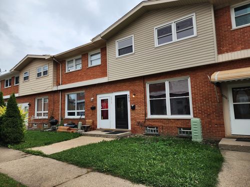 8813 N Grand St, Niles, IL, 60714-1606 | Card Image