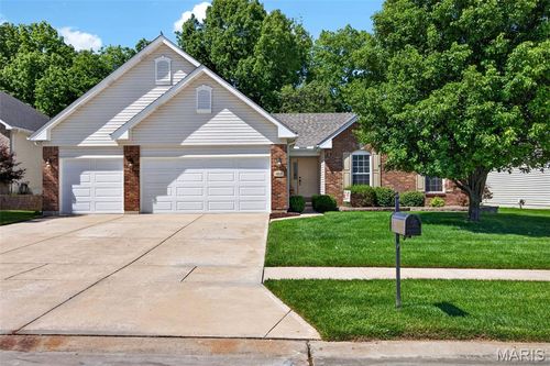 1013 Roosevelt Dr, Wentzville, MO, 63385-3580 | Card Image