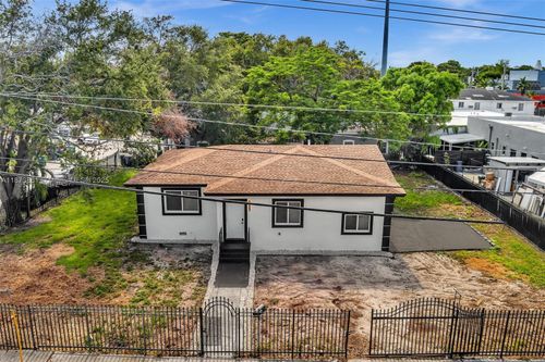 5850 Ne 3rd Ave, Miami, FL, 33137-2130 | Card Image
